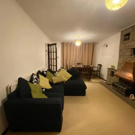 Holiday home Serene 4br In Harborne Close To Qe Hospital, Harborne Centre *