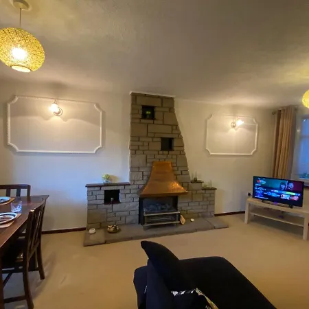 Serene 4br In Harborne Close To Qe Hospital, Harborne Centre Birmingham