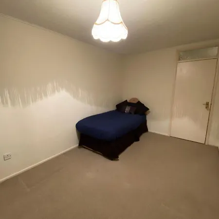 Serene 4br In Harborne Close To Qe Hospital, Harborne Centre