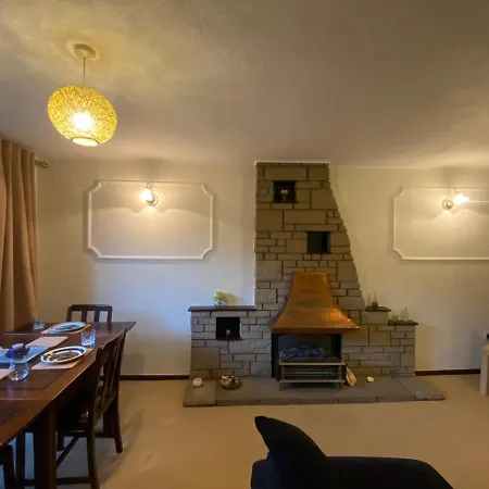 Serene 4br In Harborne Close To Qe Hospital, Harborne Centre *
